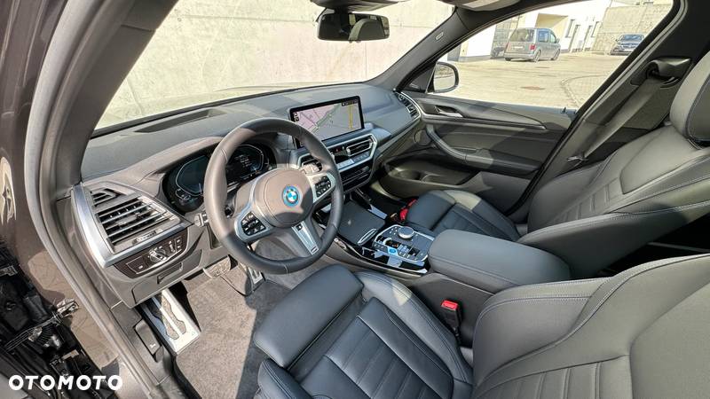 BMW iX3 Impressive - 16