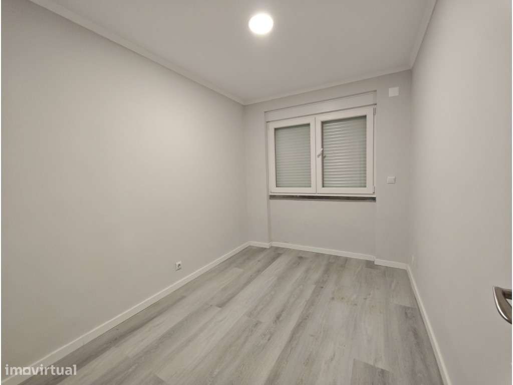 Oportunidade em Benfica! Apartamento T2 Remodelado pronto a habitar...-10