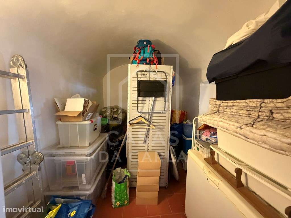 Moradia T5 com quintal e terraço em Vila Alva-16