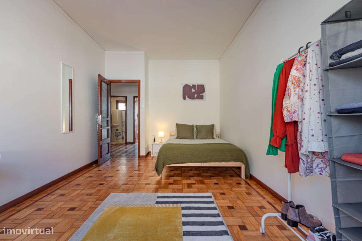 Quarto - localizado em Santo Ildefonso Porto - Grande imagem: 3/31