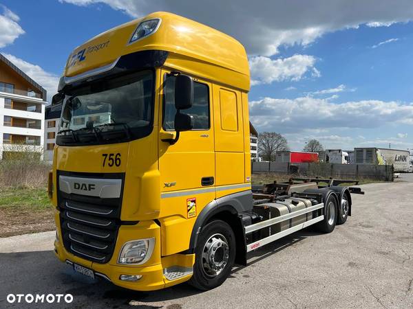 DAF XF 480 FAR 6x2 Super Space Cab z zabudowa BDF - 2