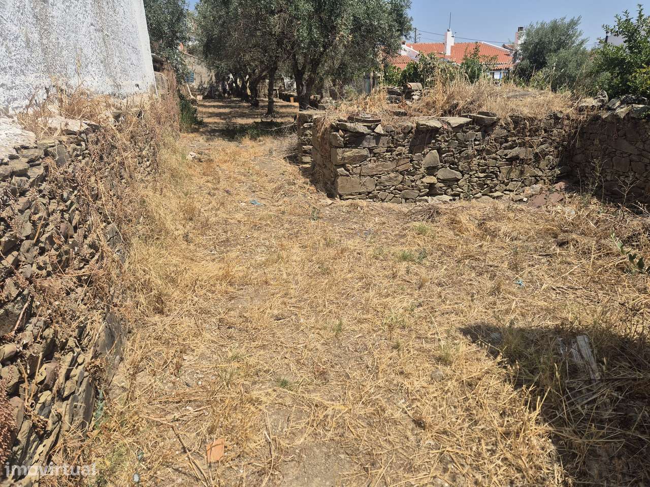 Moradia terrea com terreno na Aldeia dos Fernandes-15