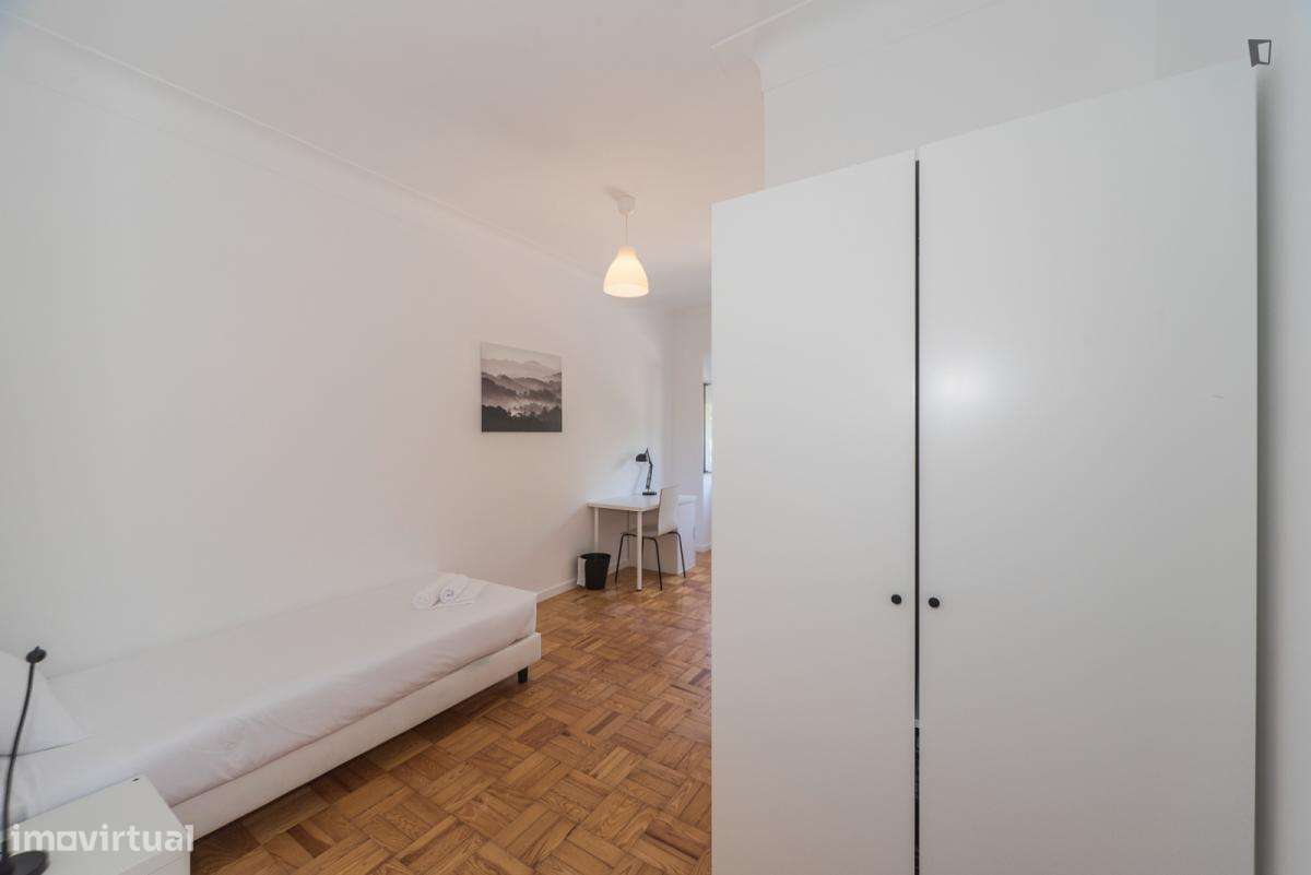 Quarto - localizado em Sete Rios Lisbon - Grande imagem: 3/8