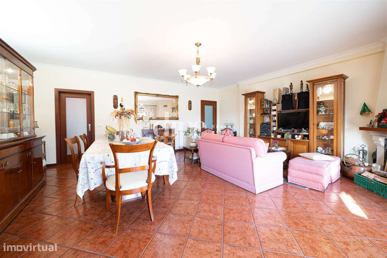 Moradia T3 com amplas áreas - Grande imagem: 4/19