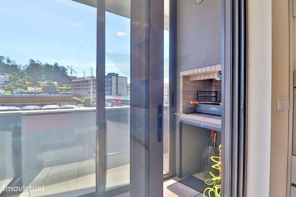 Apartamento T4 em Celeirós | 4 Suites | Garagem para 2 Viaturas-28