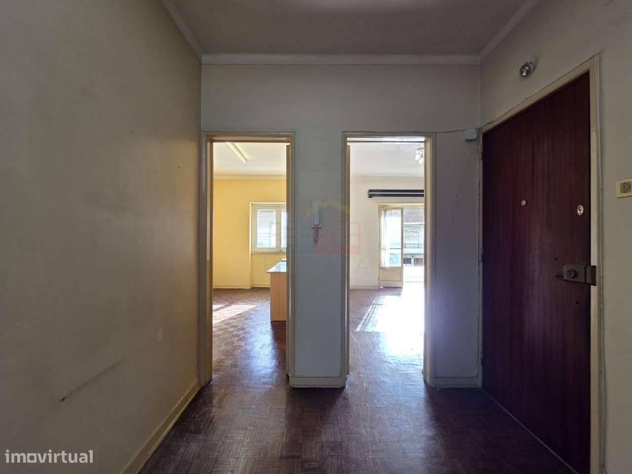 Centro Mem Martins - T4 para remodelação-17