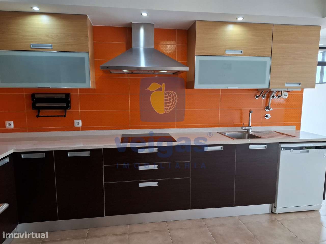 Apartamento T3 remodelado com terraço panorâmico, garagem e elevador,-5