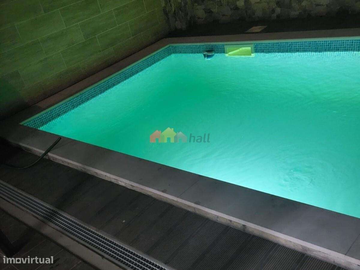 Moradia T4 com Piscina no Centro Alhos Vedros-39