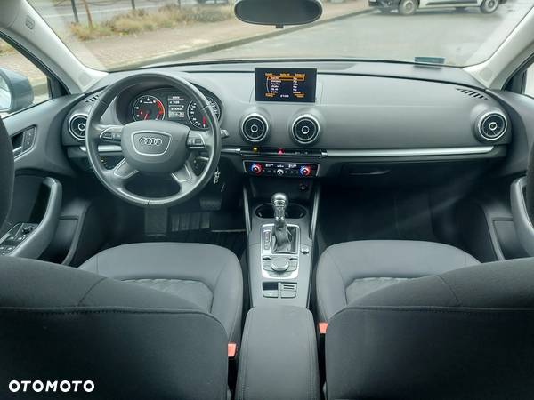 Audi A3 1.4 TFSI Premiere Edition S tronic - 9