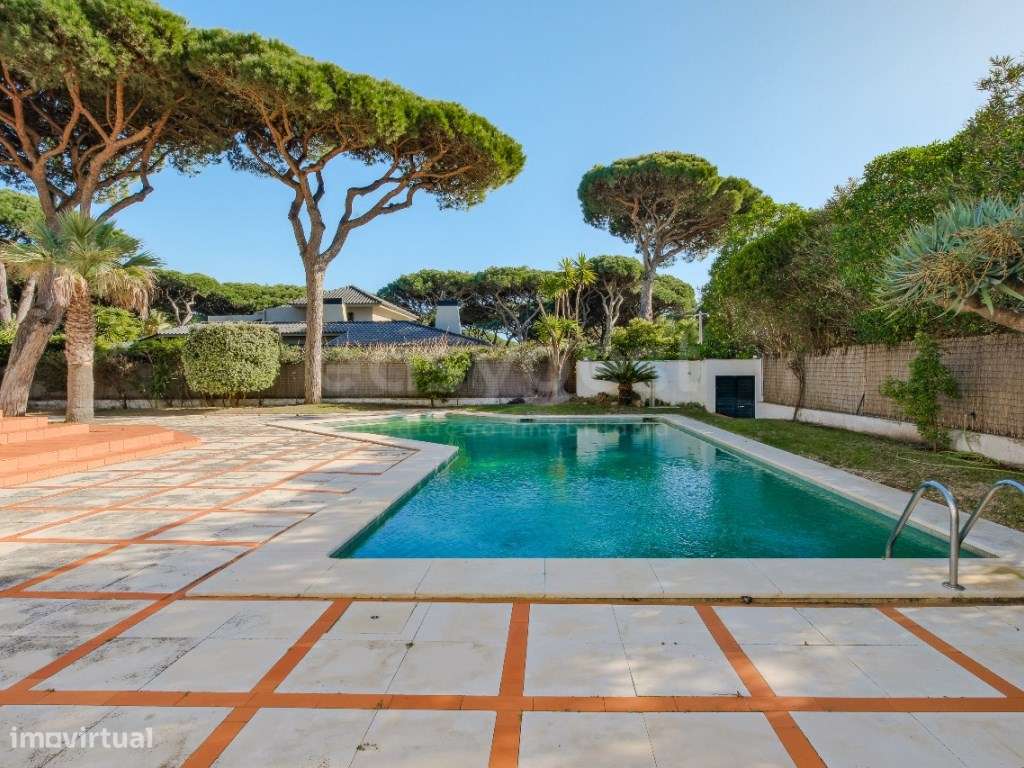 Moradia tri-familiar no coração da Quinta da Marinha sul - Grande imagem: 5/50