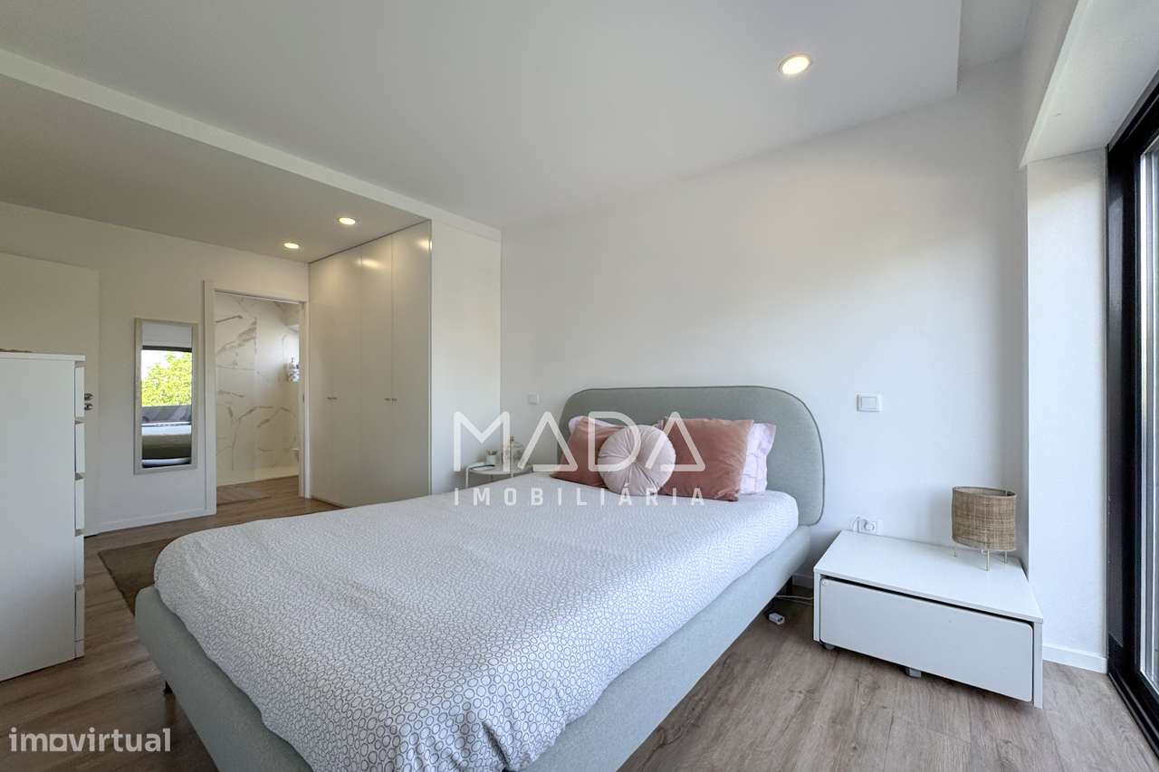 Apart. T3 renovado c/garagem (2 carros) na Av. 31 de Janeiro em Braga-11