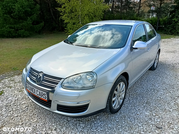 Volkswagen Jetta - 6