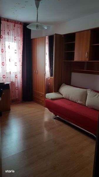 Inchiriez apartament decomandat 3 camere Noua - Imagine principală: 5/6
