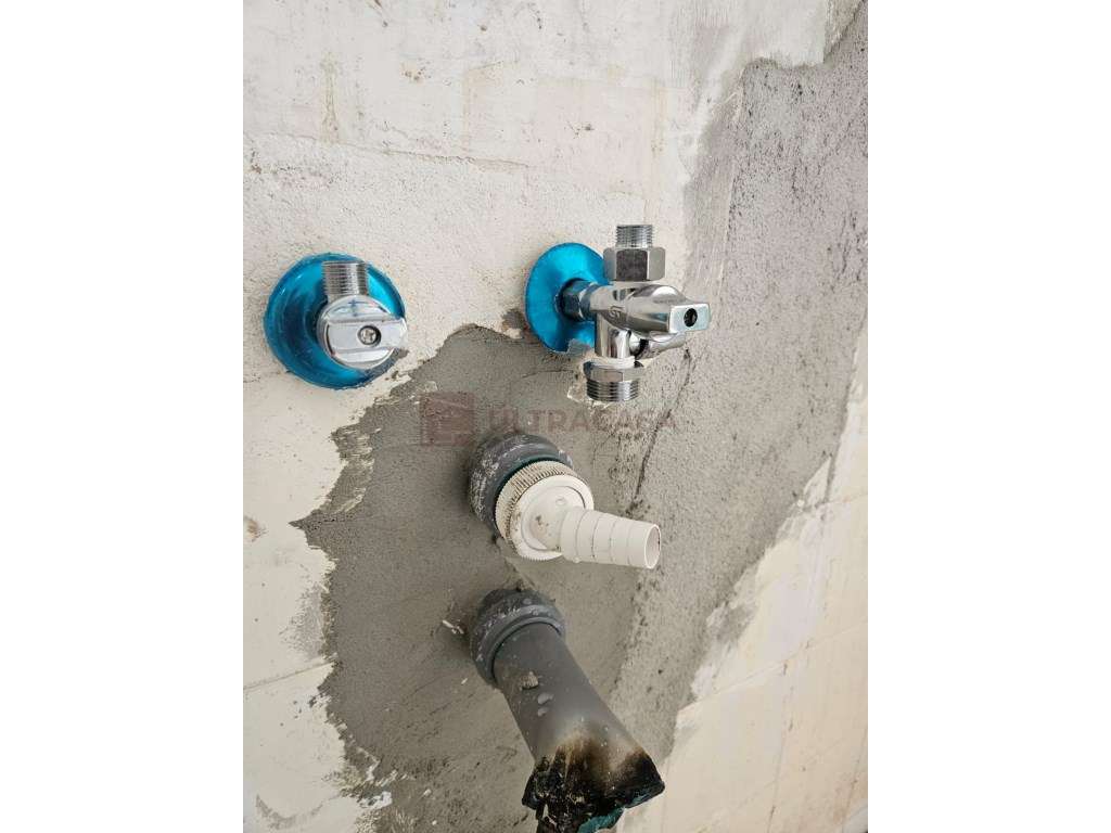 T0 Remodelado com Logradouro no Centro da Amadora-46