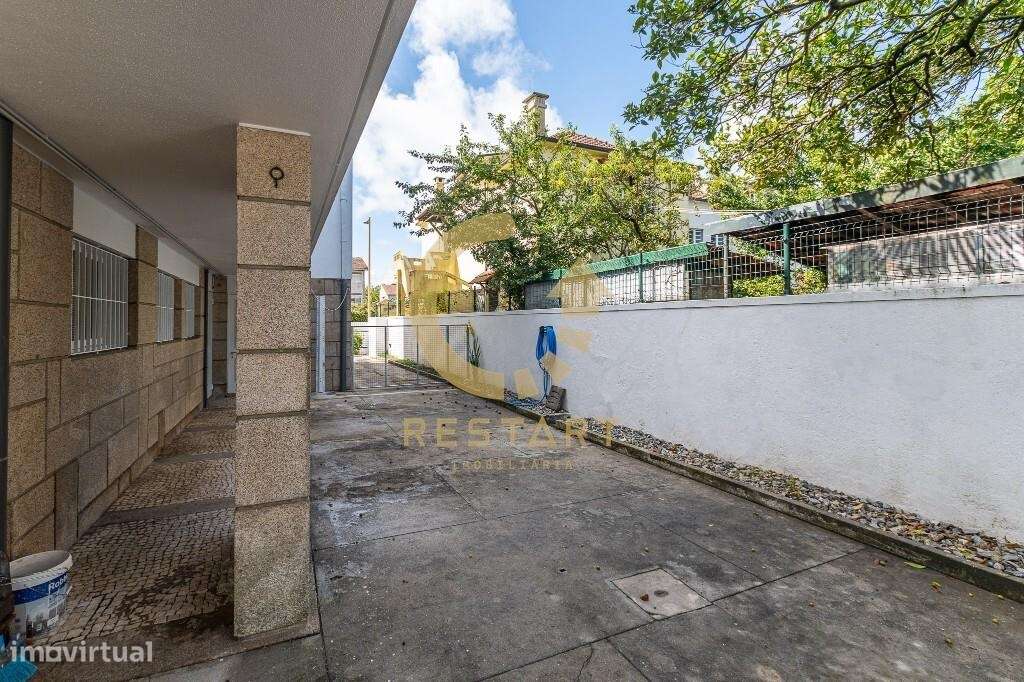 Moradia T11 Remodelada – Venda com Rendimento Garantido – Santa Luzia,-5