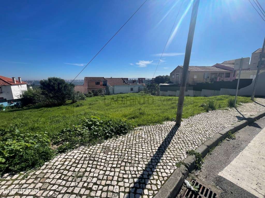 Vende-se Terreno para construção no Casal da Mira, na Amadora - Grande imagem: 3/3