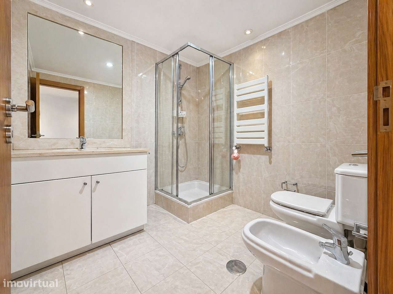 T3 de com Garagem Fechada Metro de Santo Ovídio | Vila Nova de Gaia-9