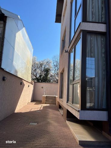 Casa spatioasa – ideala pentru familie, zona Centrala-1