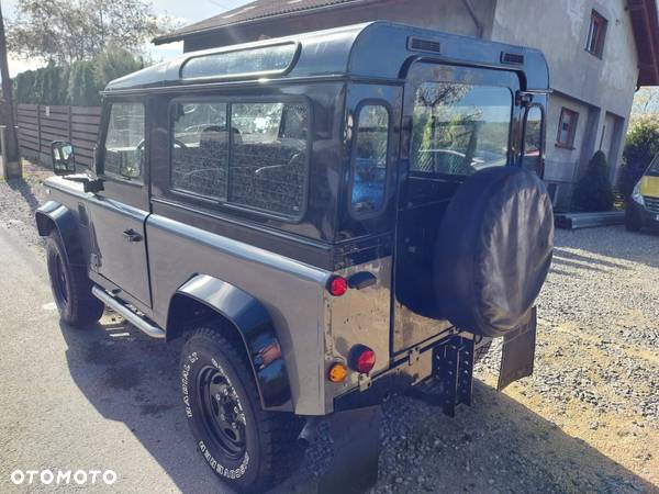 Land Rover Defender - 11