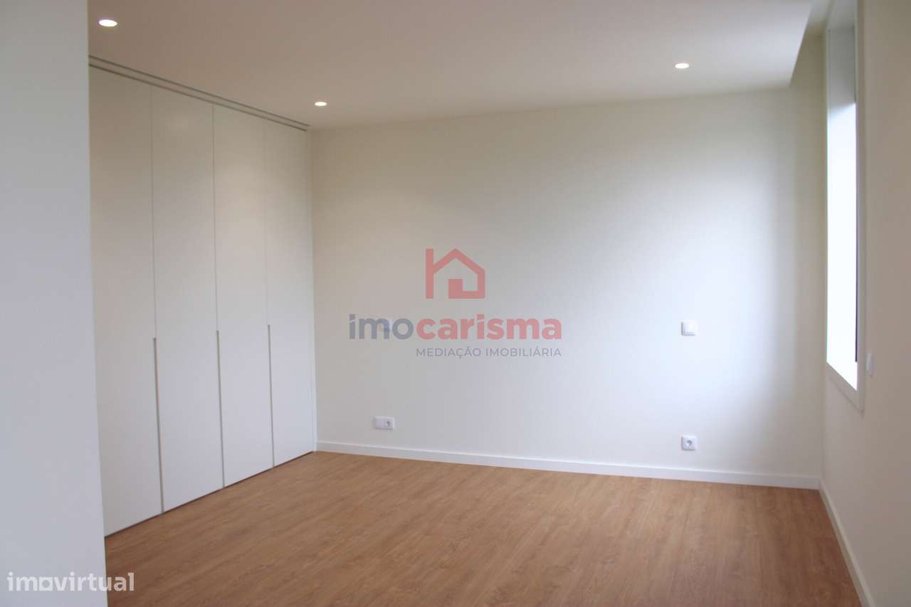 Apartamento T3 Novo, No Último Piso, Centro de Paços de Ferreira-23
