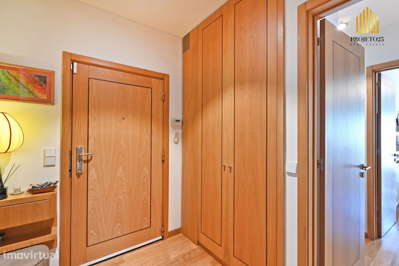 T2 Com Terraço Privativo em Condº Fechado com Piscina Coberta e Jardim-6