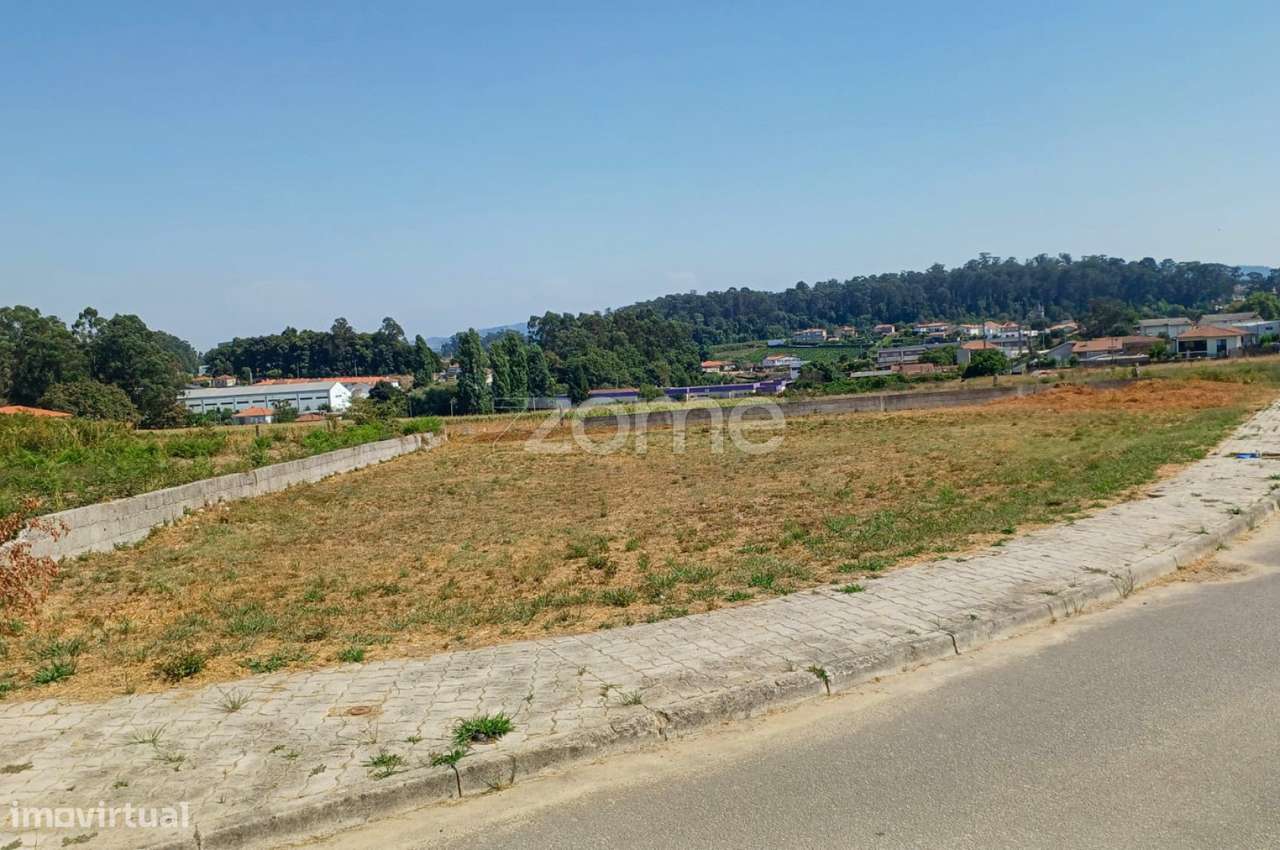 Terreno para construção em Landim - Grande imagem: 2/7