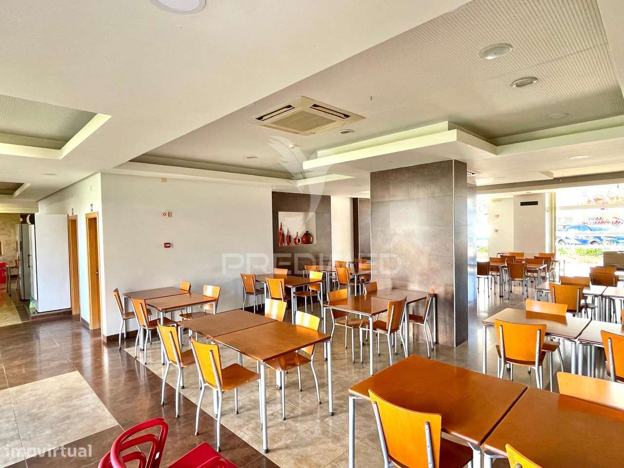 Espaço comercial / Restaurante - 330 m2 em Sines - Grande imagem: 1/34