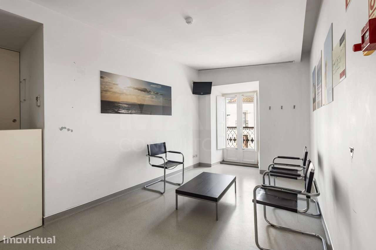 Oportunidade Única no Coração de Peniche — 124 m² com Potencial par... - Grande imagem: 3/19