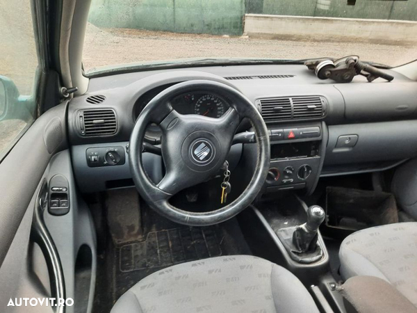 Dezmembrez Seat Leon - 5