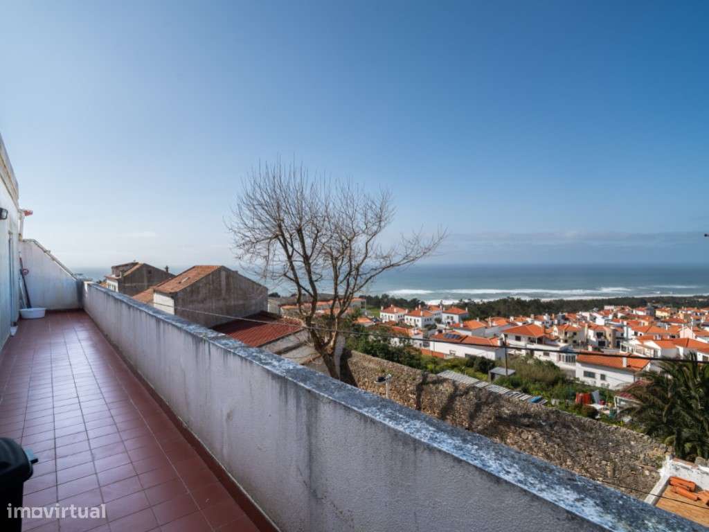 Apartamento T3 com varanda e vista deslumbrante para a Praia do Nor...-8