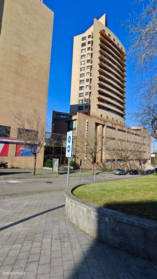 Garagem Individual para 2 Carros / Centro / Gaia - Grande imagem: 5/5