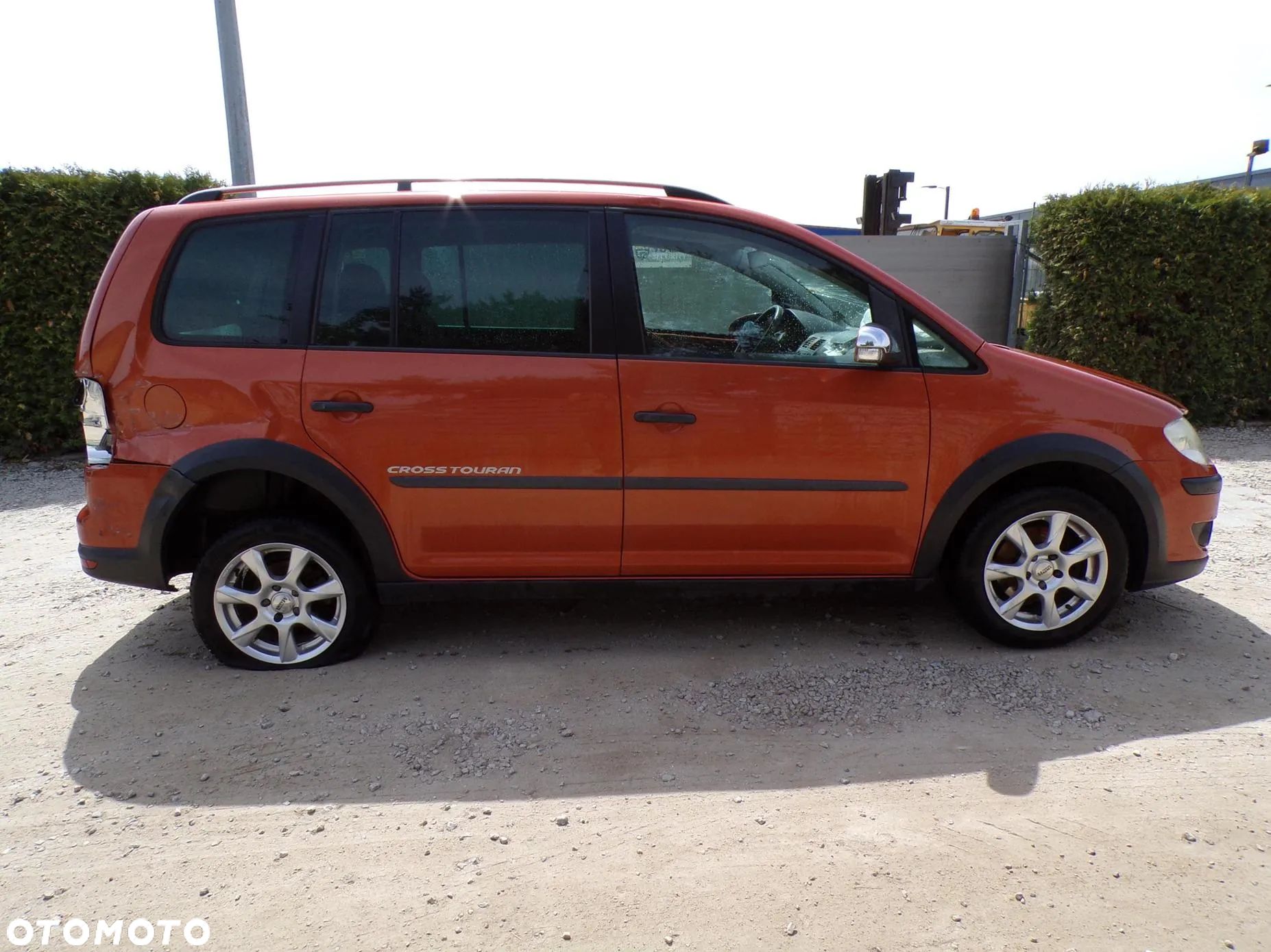 Volkswagen Touran 2.0 TDI DPF Cross - 1