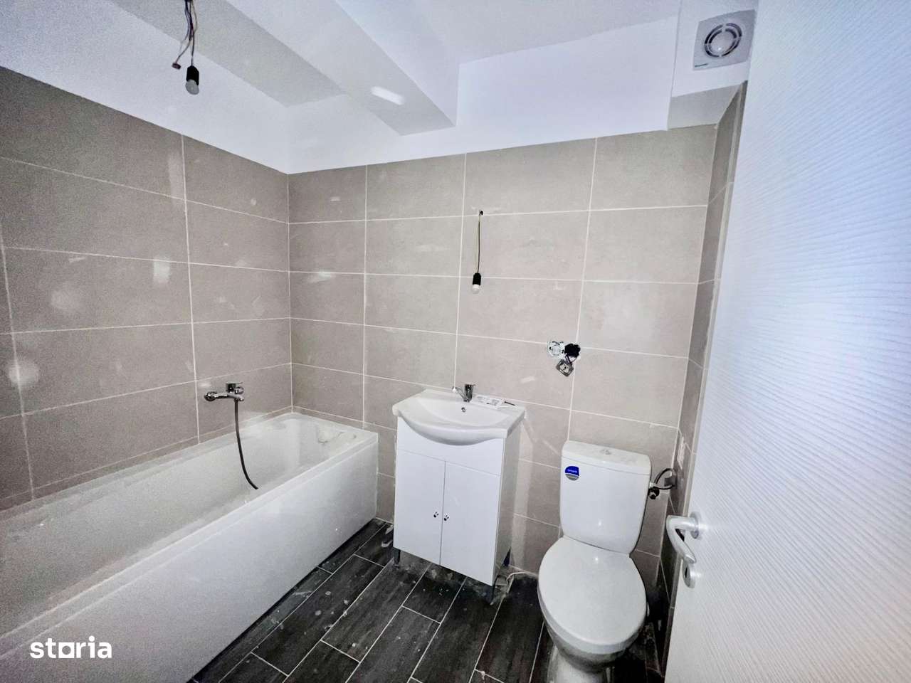 PROPRIETAR - Apartament cu 3 camere (ideal pentru investiție) - Imagine principală: 4/8
