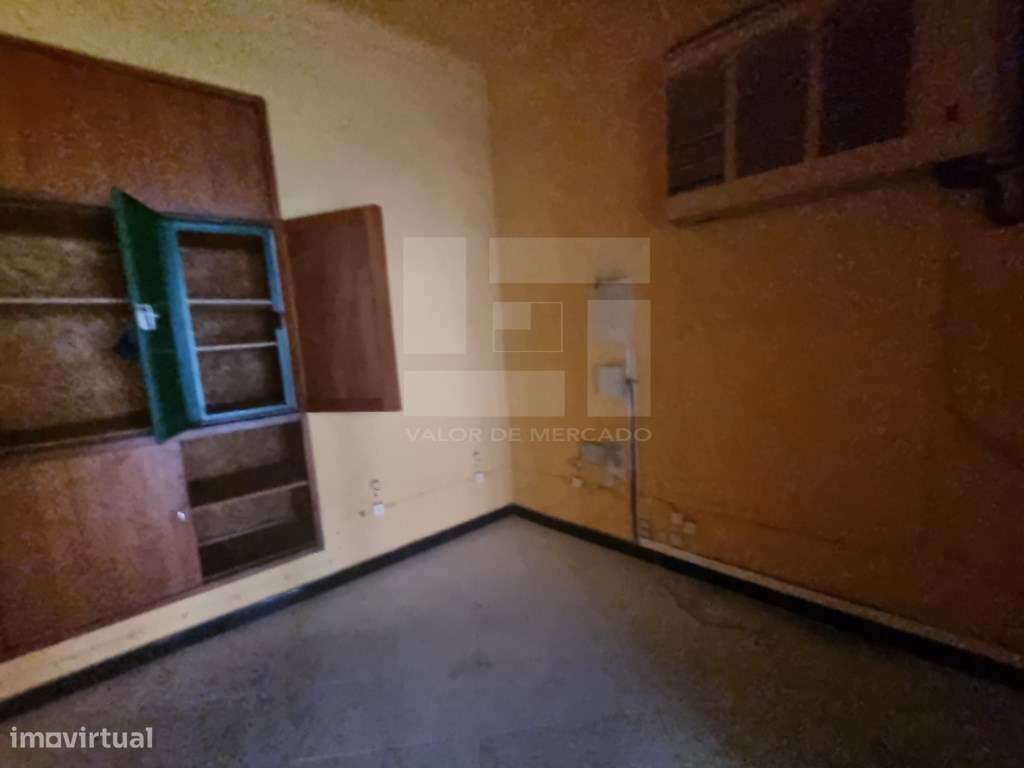 Loja localizada no centro histórico de Elvas. - Grande imagem: 4/15