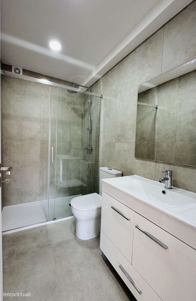 Apartamento T3 com varanda e garagem em Braga-8