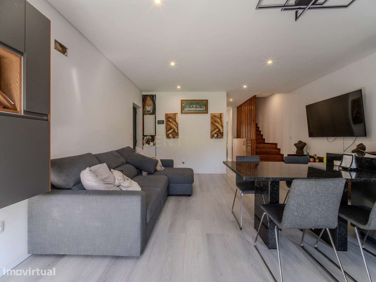 Moradia no Centro de Gaia com Terraço Amplo e Excelente Potencial de I - Grande imagem: 4/60