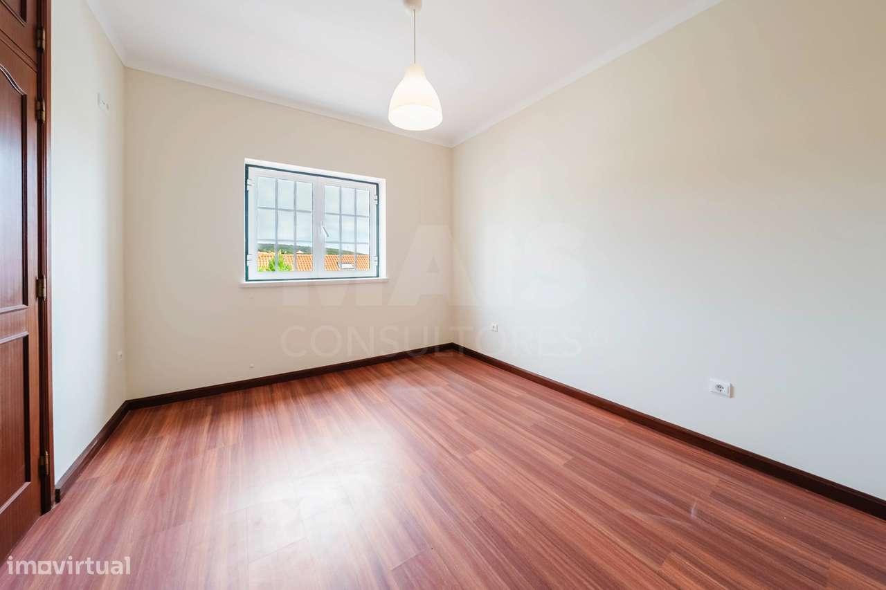 Moradia T4 com Charme em Olho Marinho | 260m² | Lote 734m²-30