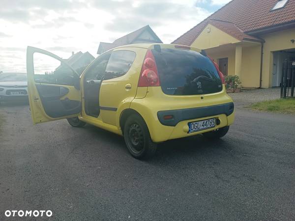 Peugeot 107 1.0 Happy - 2