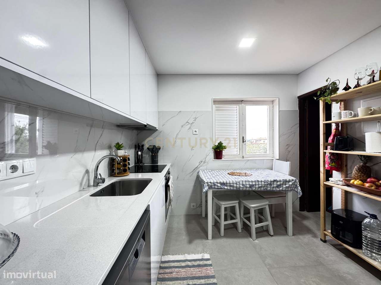 Moradia T3 Renovada em Fragoso-16