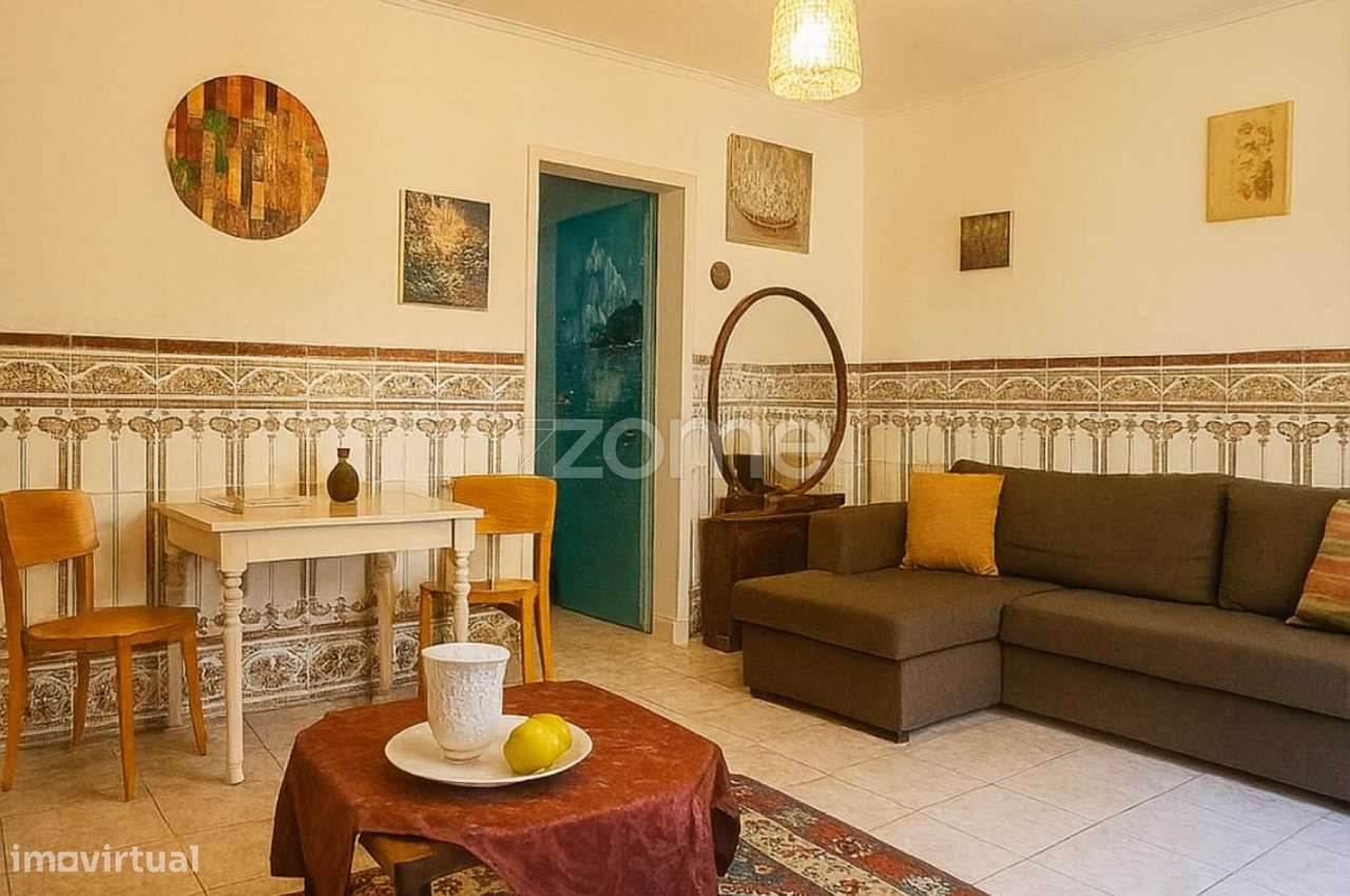 Moradia T1 com Quintal no Centro do Montijo, Oportunidade Investimento-0