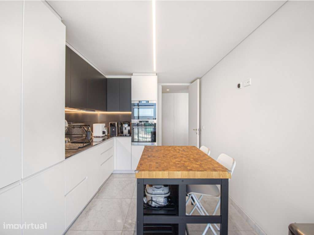 Apartamento T2 com varanda, estacionamento no Condomínio Infinity-10