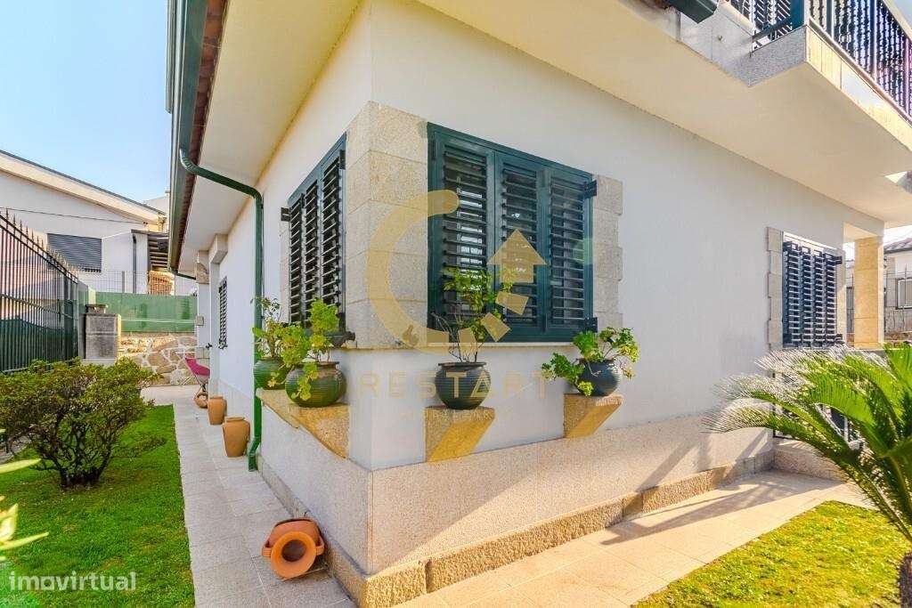 MORADIA T3 ISOLADA COM 4 FRENTES EM FAFE - Grande imagem: 3/35