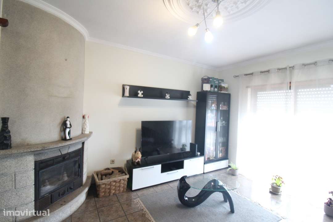 APARTAMENTO T3 EM ESMORIZ-5