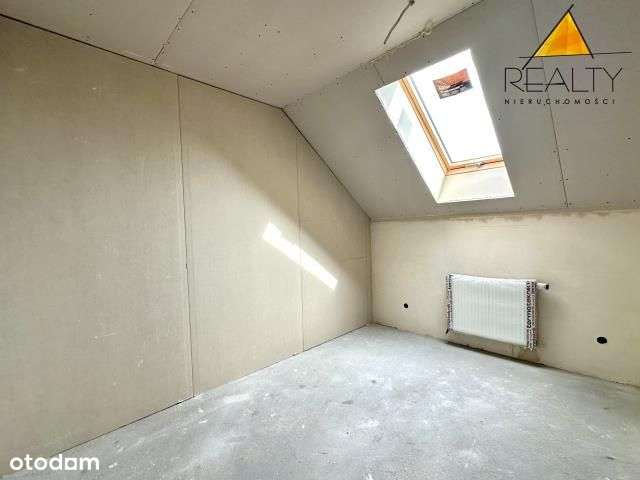 Nowy dom z 4 sypialniami-12