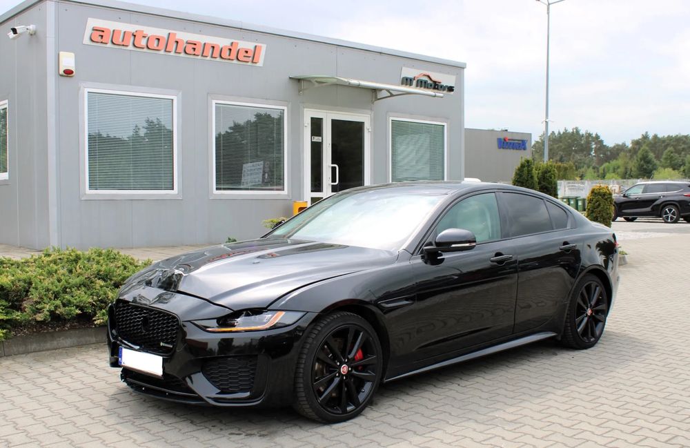 Jaguar XE 2.0 P300 AWD R-Dynamic SE 2020