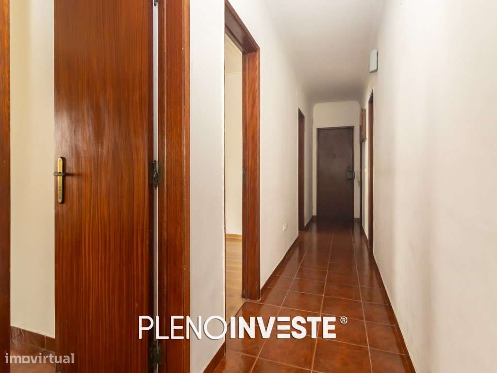 Apartamento T2 na Torre da Marinha-11
