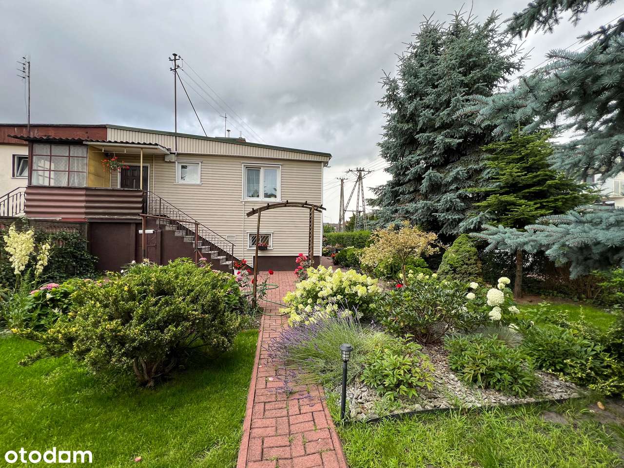 Dom z pięknym podwórkiem w spokojnej okolicy Siedlec! - Pełny obrazek: 3/19