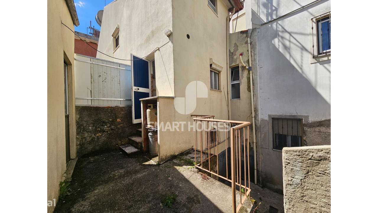 Prédio T3 + Loja no centro Arganil-23
