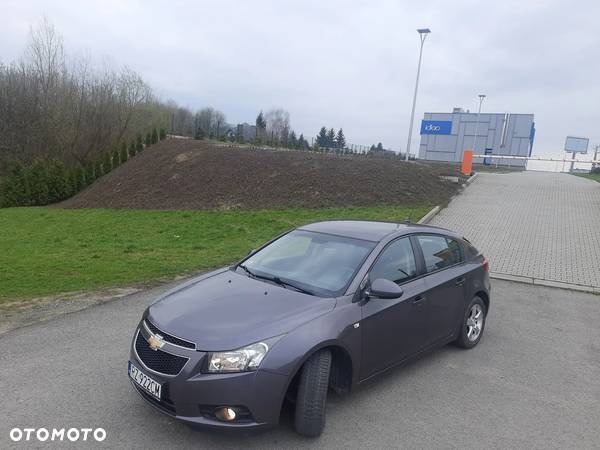 Chevrolet Cruze 1.6 LS - 2