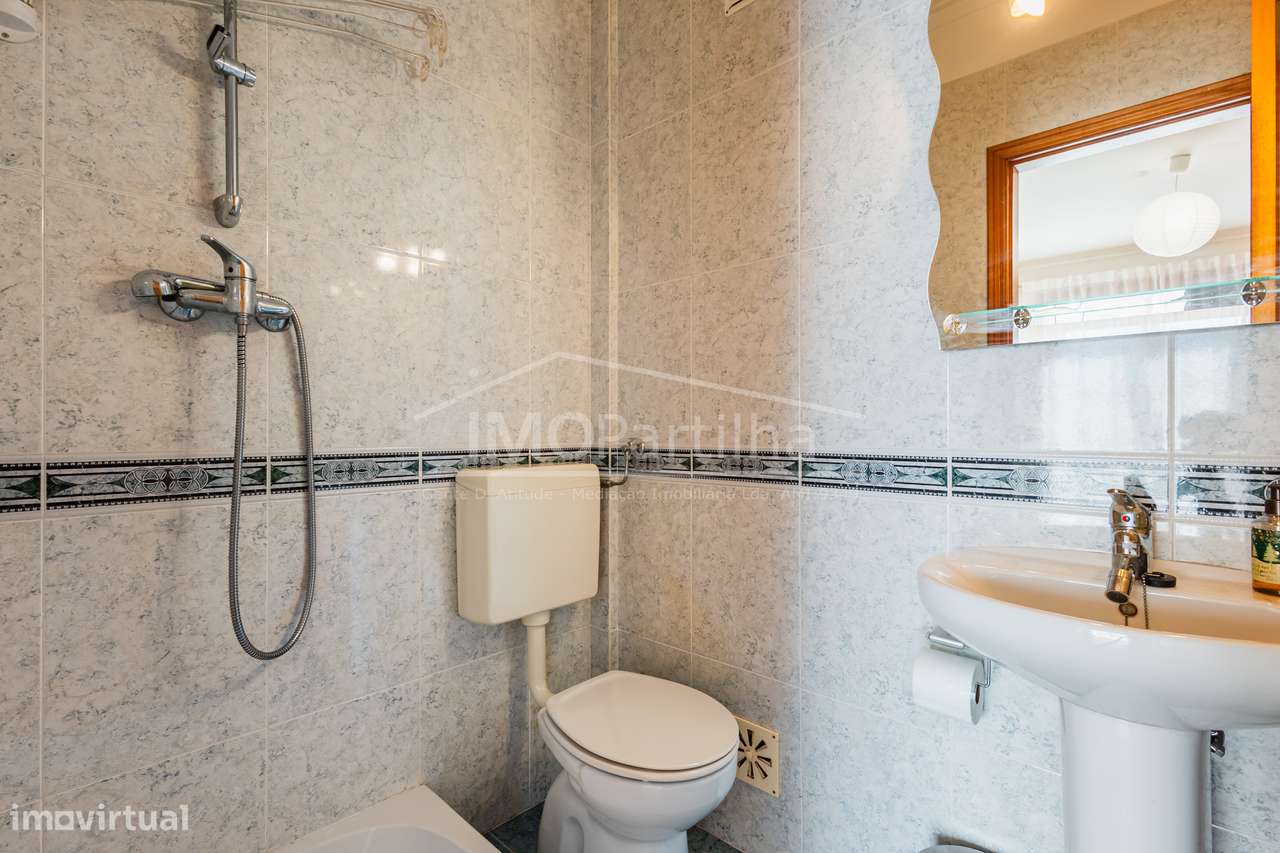 Apartamento T2 no Casal de Cambra-15